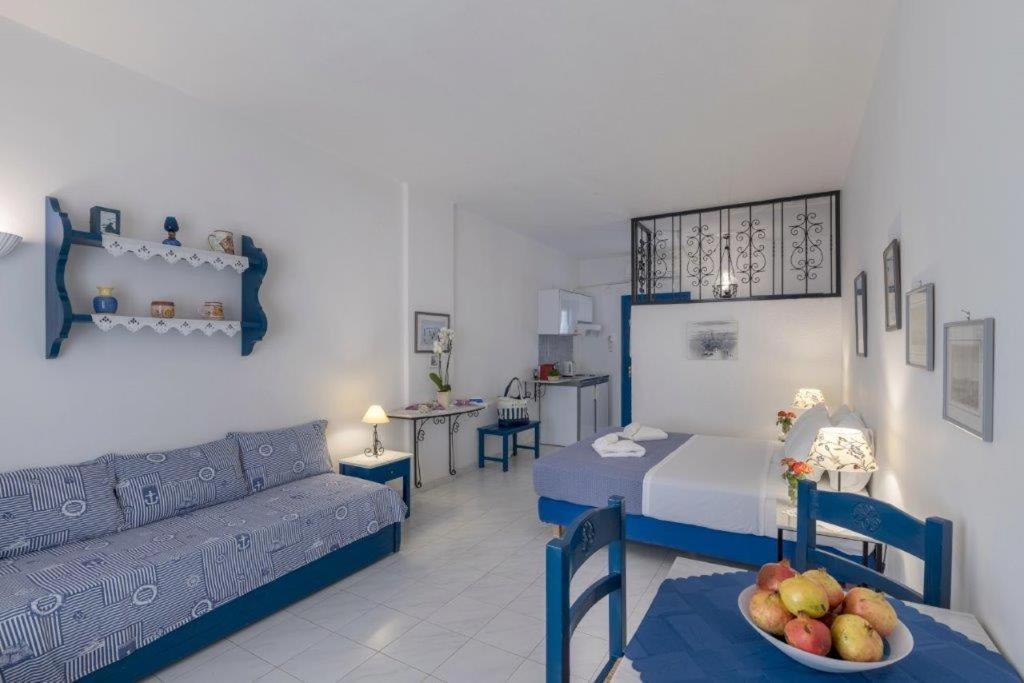 Sea View Studios Финикас Екстериор снимка