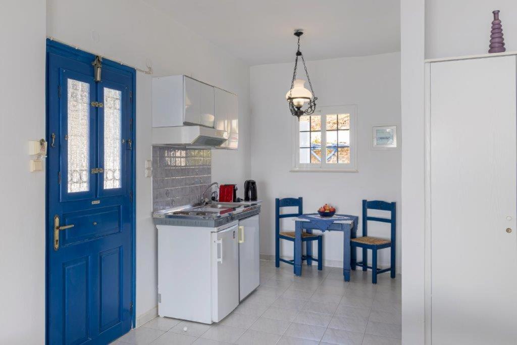 Sea View Studios Финикас Екстериор снимка