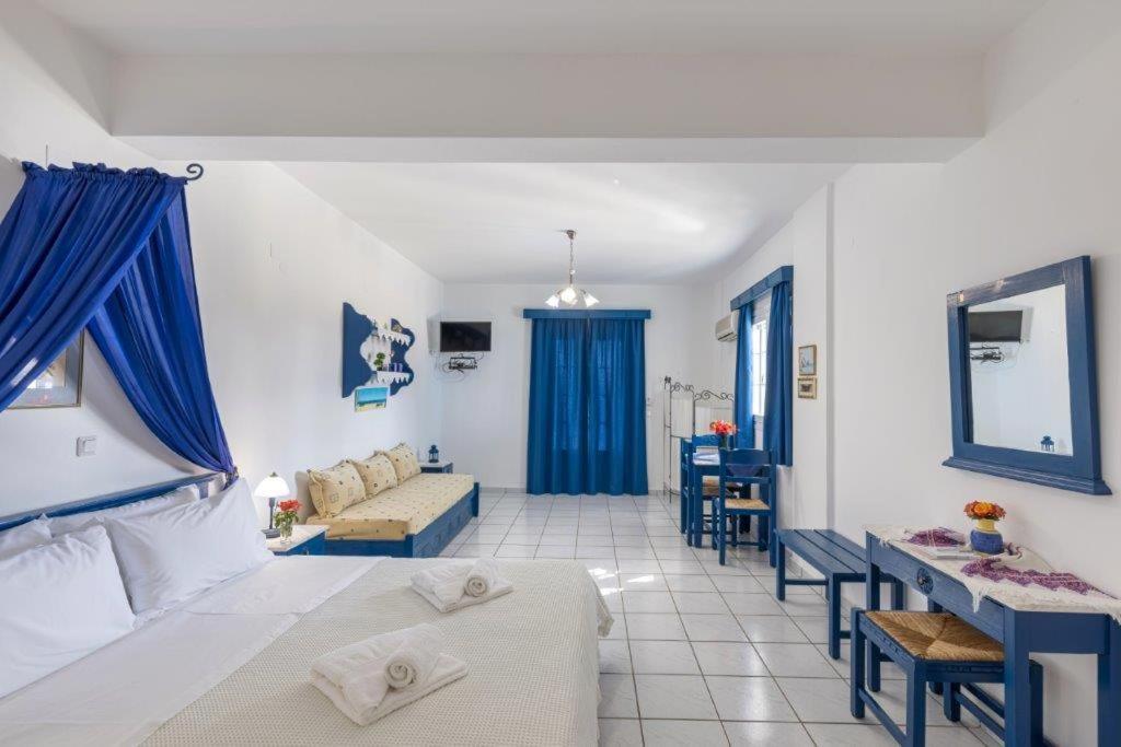 Sea View Studios Финикас Екстериор снимка
